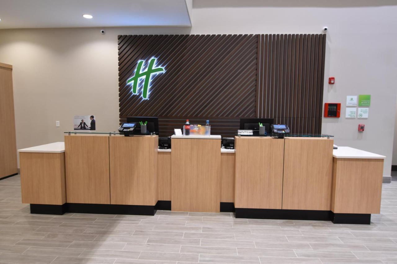 Holiday Inn - Kansas City - Northeast By Ihg Exterior photo